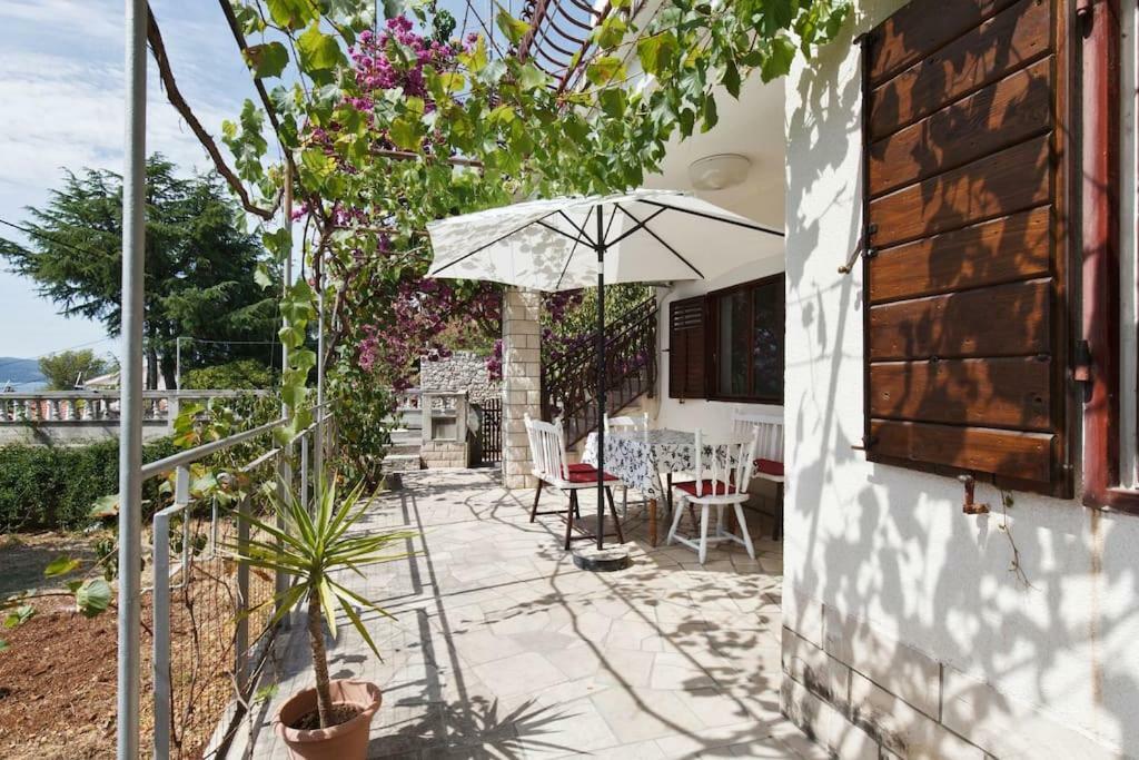 Villa Reminiscence Seget Vranjica Exterior photo