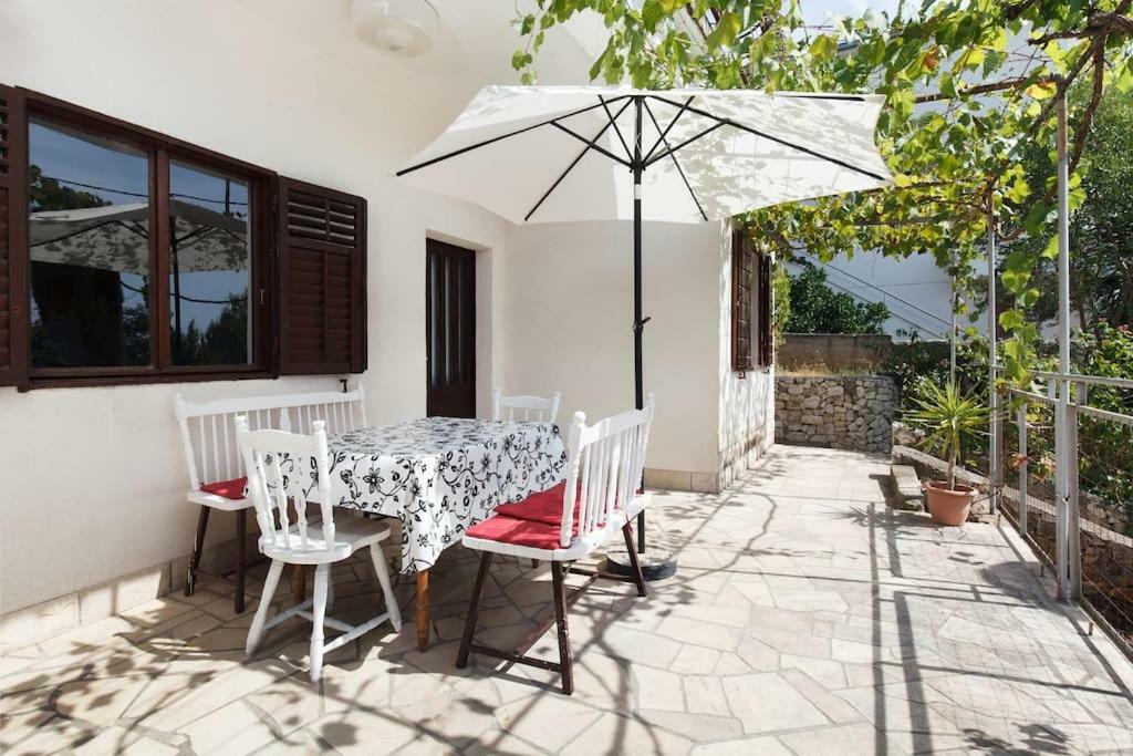 Villa Reminiscence Seget Vranjica Exterior photo